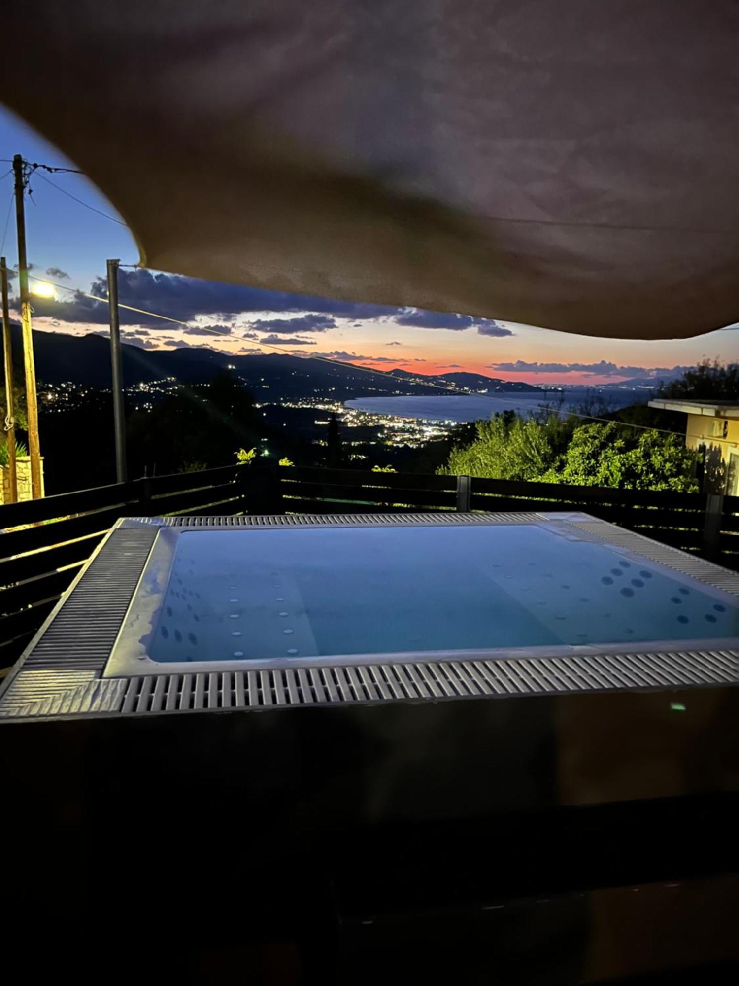 Villa Thea - Τhe View 1St Floor Ano Yerakarion ภายนอก รูปภาพ